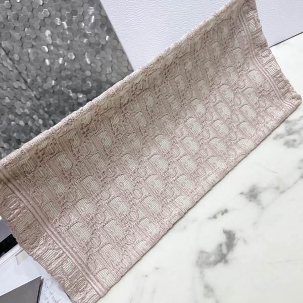 medium D*or book tote