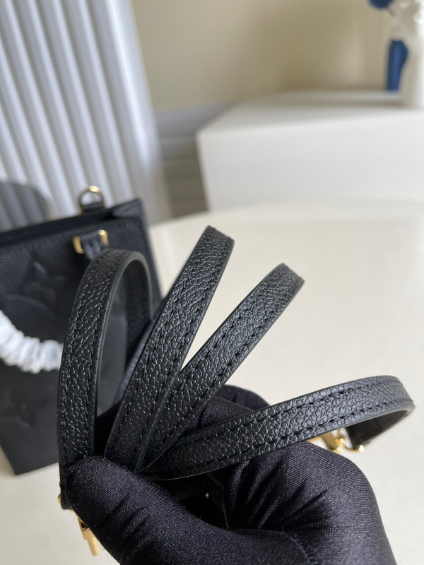 l**is V*t*n petit sac plat