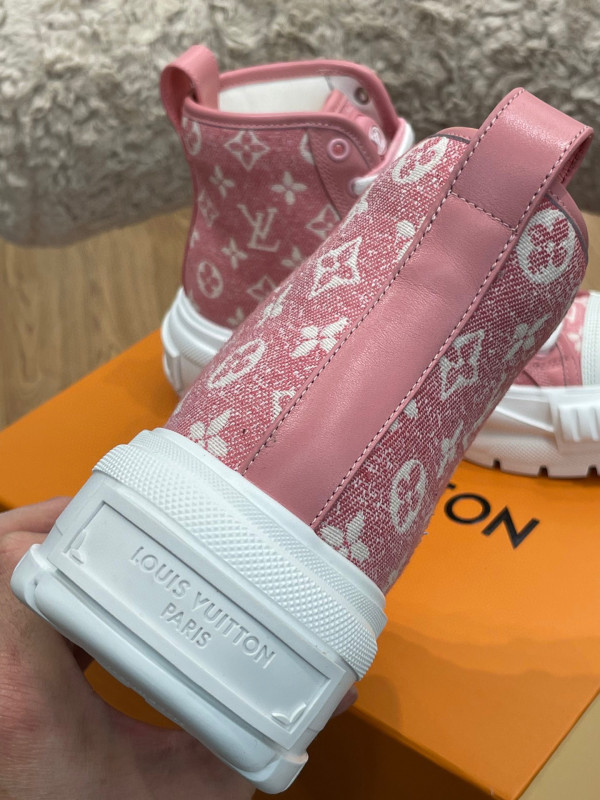 l**is V*t*n squad high-top sneaker