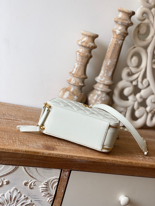 CL VANITY CASE
