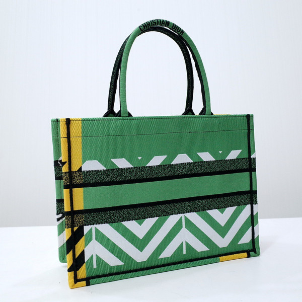 medium D*or book tote