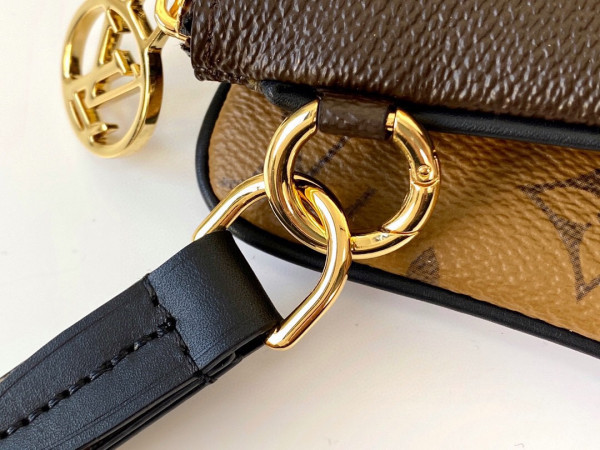 l**is V*t*n monogram pouch