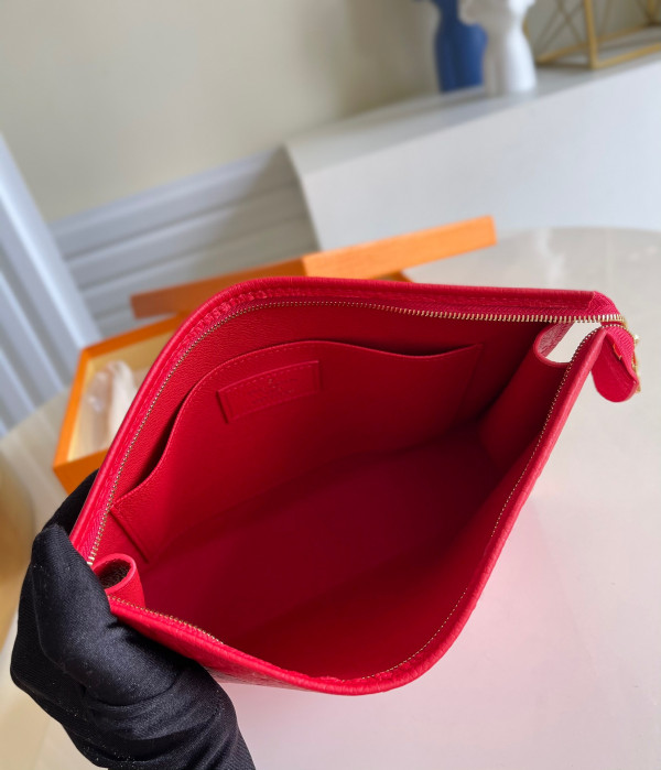 l**is V*t*n pochette voyage