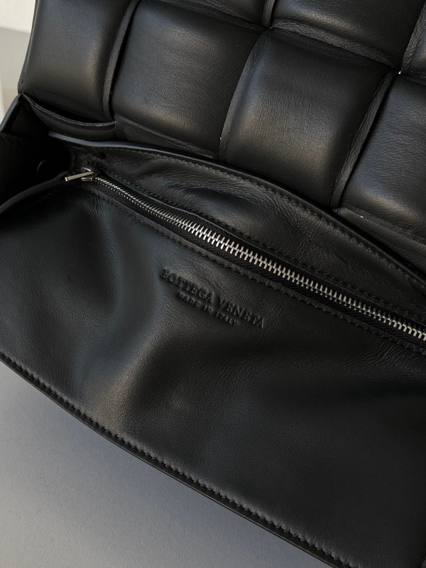 Bo*te*ga ve*ne*ta cassette