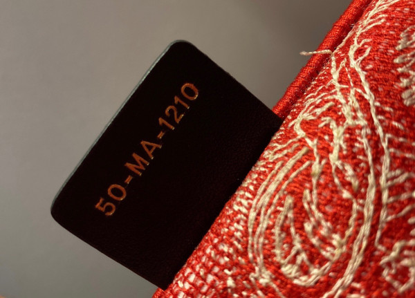 large D*or book tote