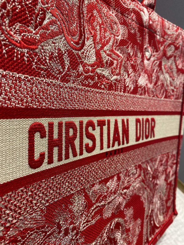 large D*or book tote