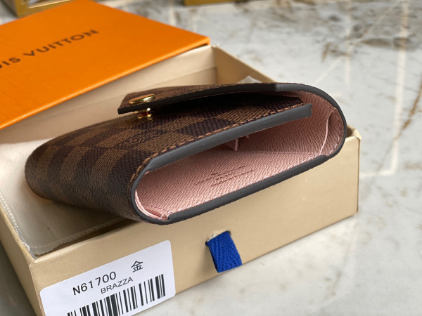 l**is V*t*n victorine wallet