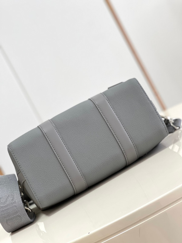 l**is V*t*n city keepall