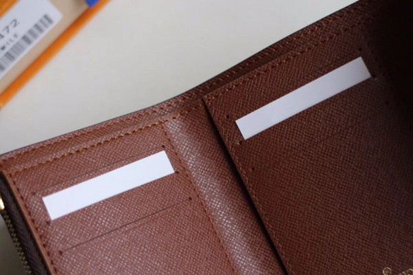 l**is V*t*n victorine wallet