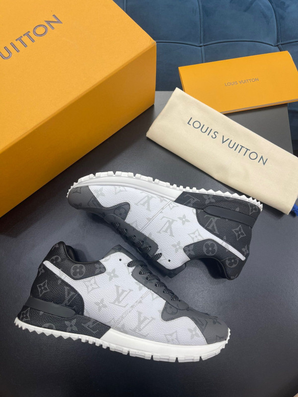 l**is V*t*n run away sneaker
