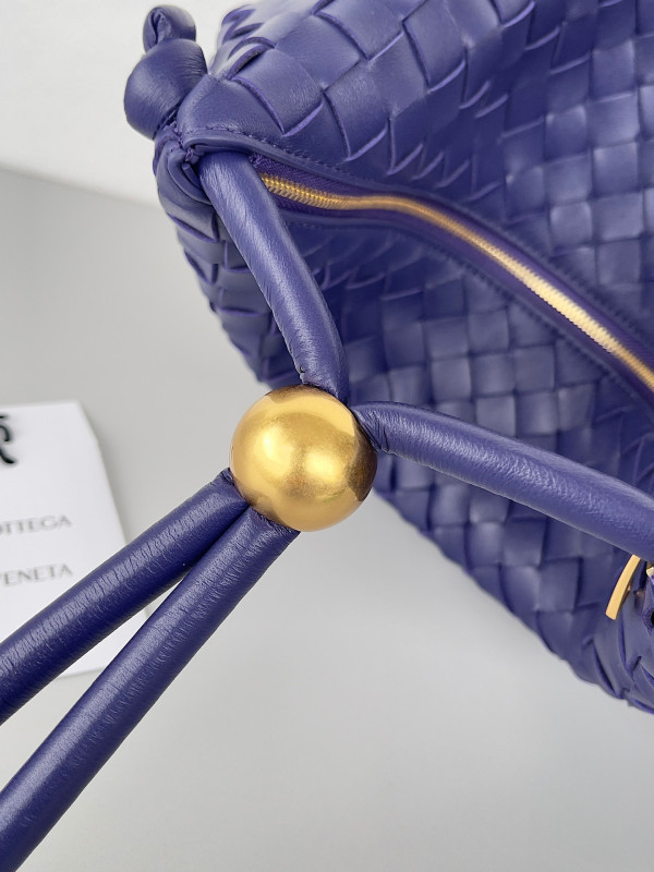 Bo*te*ga ve*ne*ta turn