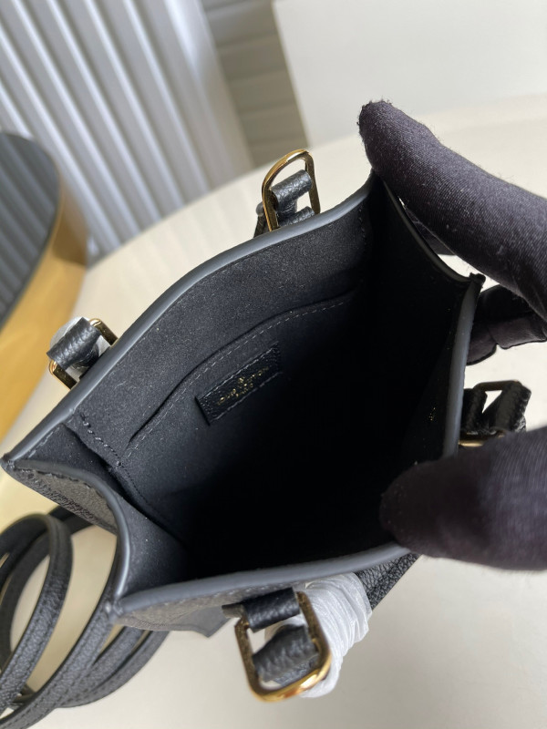 l**is V*t*n petit sac plat