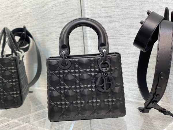 lady D*or small-20-16.5-8cm