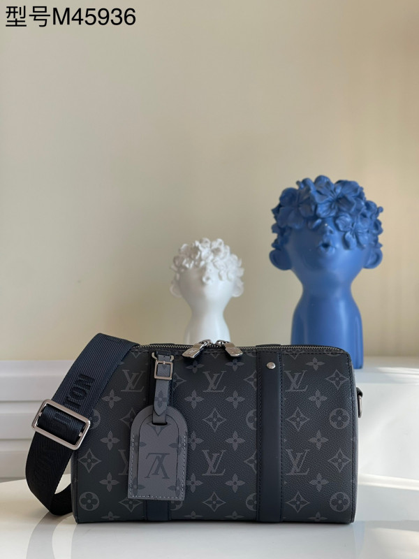 l**is V*t*n city keepall