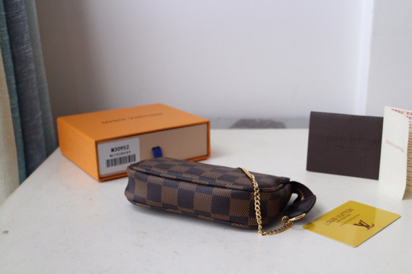 l**is V*t*n mini pochette accessoires