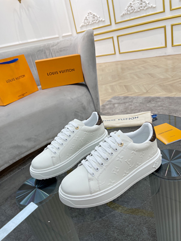 l**is V*t*n women"s time out sneaker