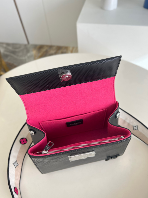 l**is V*t*n cluny mini