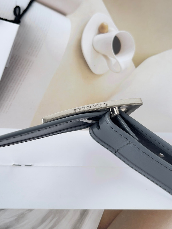 Bo*te*ga ve*ne*ta cassette