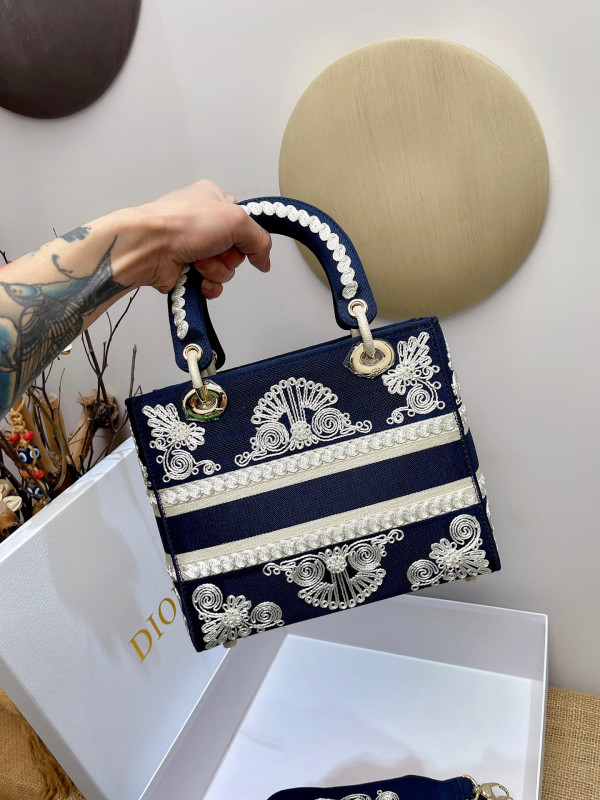 D*or medium lady d-lite bag