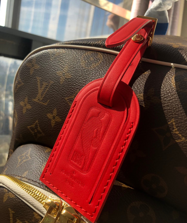 l**is V*t*n lvxnba backpack