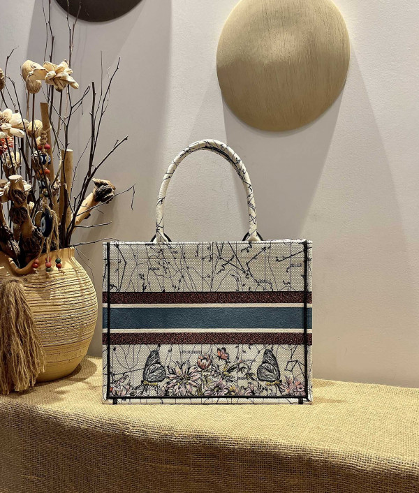 D*or small book tote