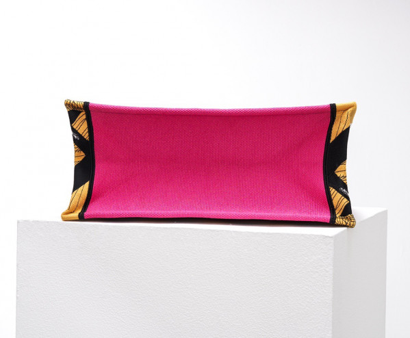 medium D*or book tote