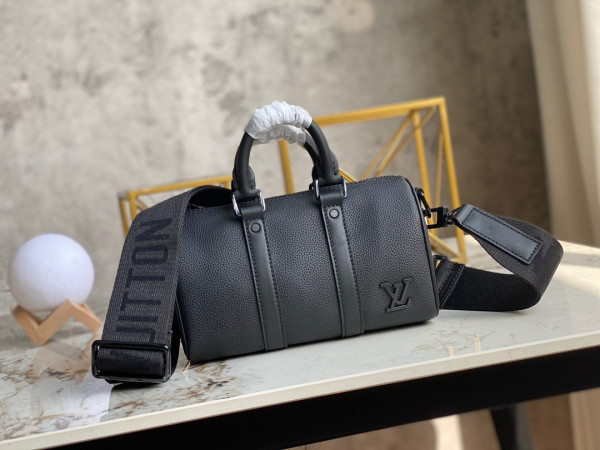 l**is V*t*n city keepall