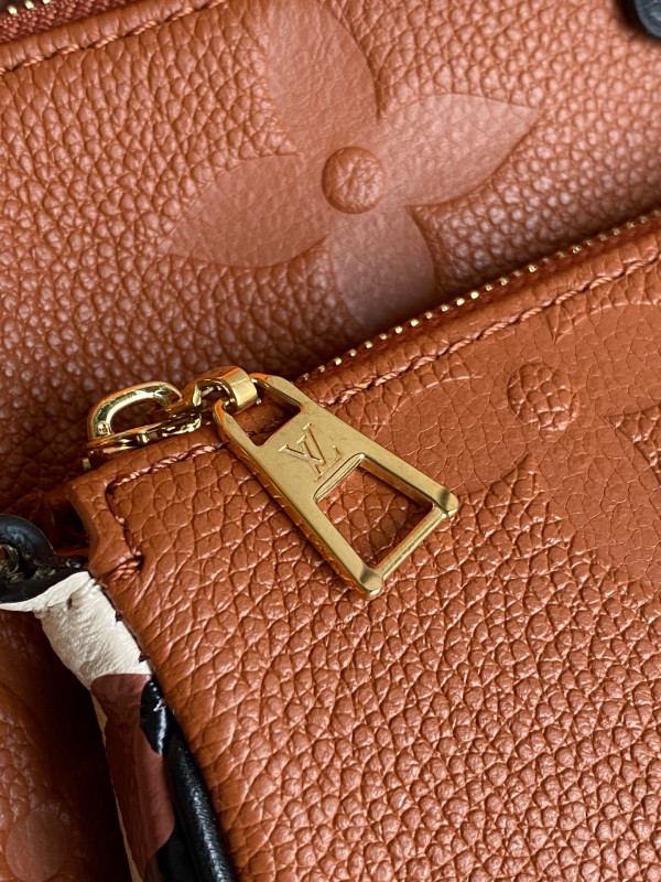 l**is V*t*n multi pochette accessoires