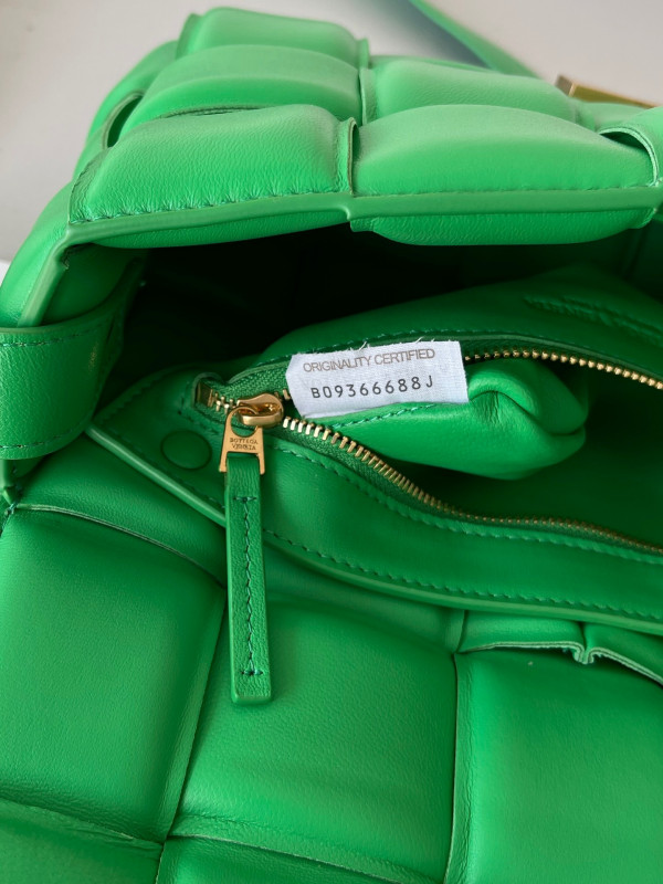 Bo*te*ga ve*ne*ta cassette