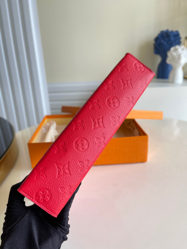 l**is V*t*n pochette voyage