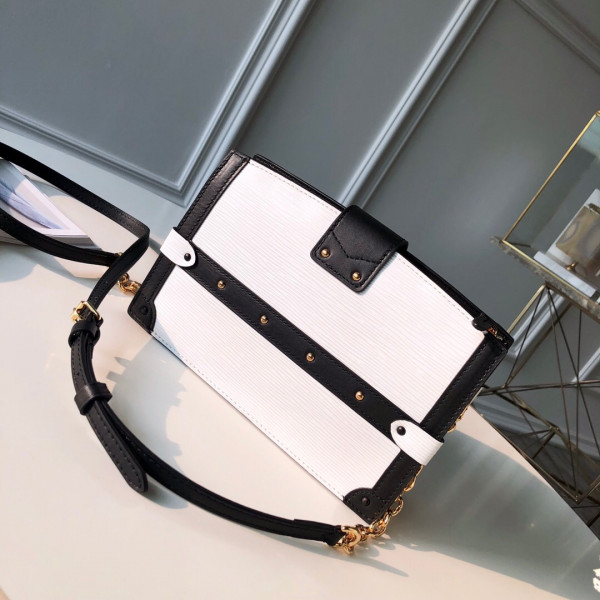l**is V*t*n trunk clutch