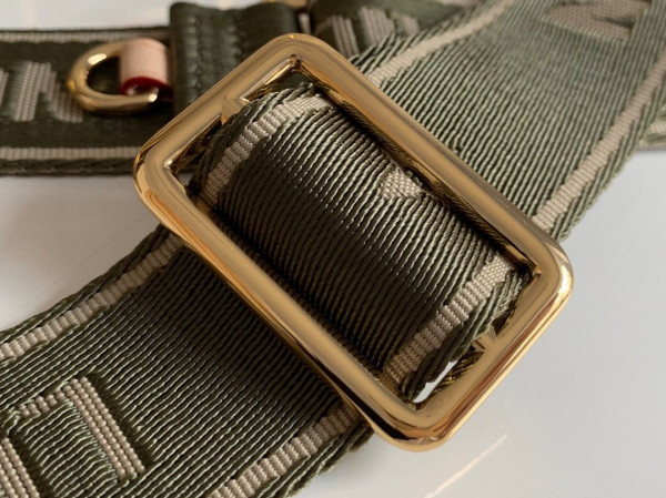 l**is V*t*n strap