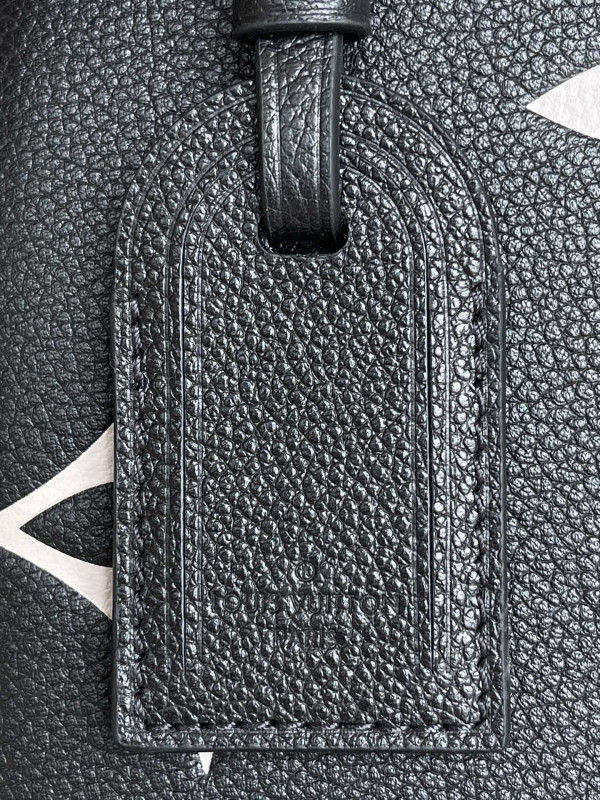 l**is V*t*n grand palais