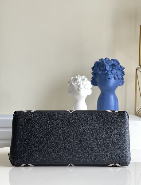 l**is V*t*n grand palais