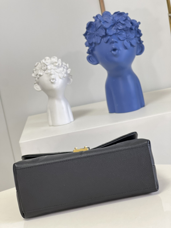 l**is V*t*n madeleine mm