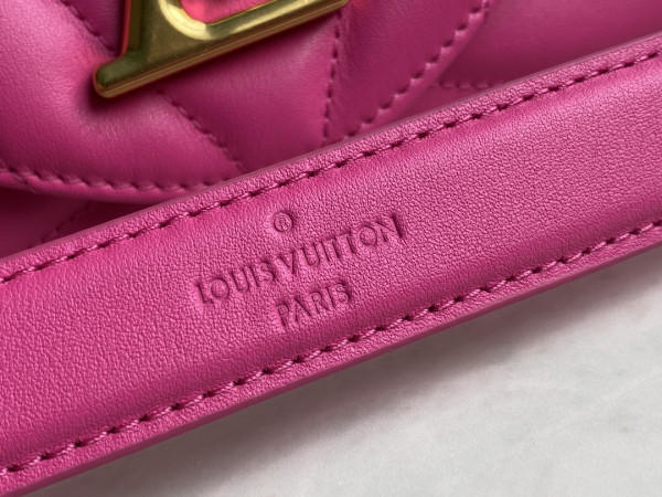 l**is V*t*n new wave chain bag