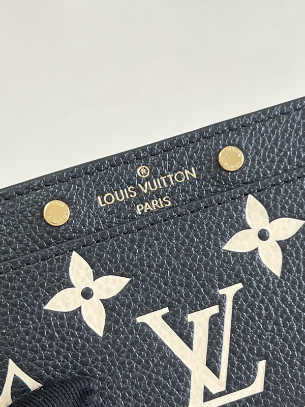l**is V*t*n card holder
