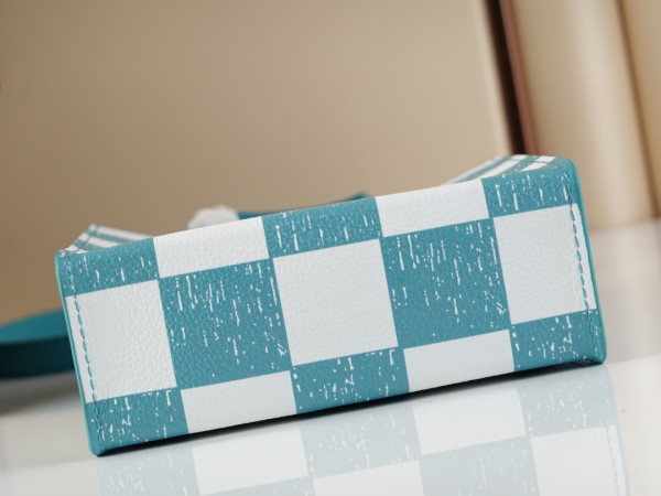 l**is V*t*n sac plat xs