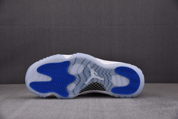 AIR JORDAN 11 LOW 