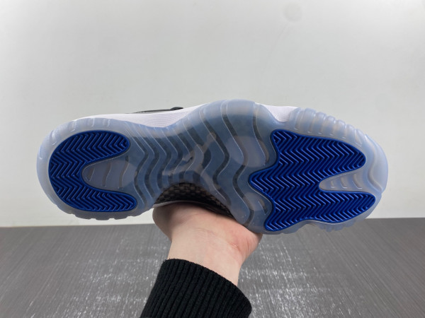 AIR JORDAN 11 LOW 