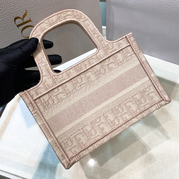 D*or book tote mini