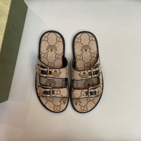 G*u*i slipper