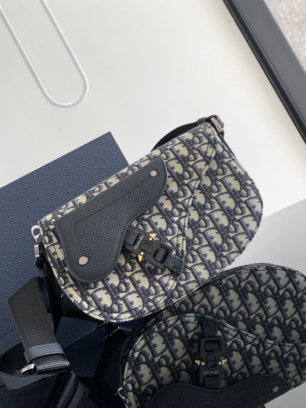 D*or saddle messenger bag
